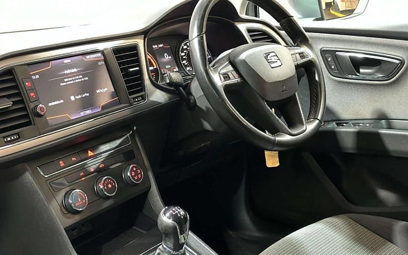 Begagnad Seat Leon SE Dynamic 116 HK (85 kW) 2020 Halvkombi