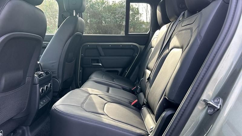 Used Land Rover Defender HSE Dynamic 344 HP (253 kW) 2024 Green SUV