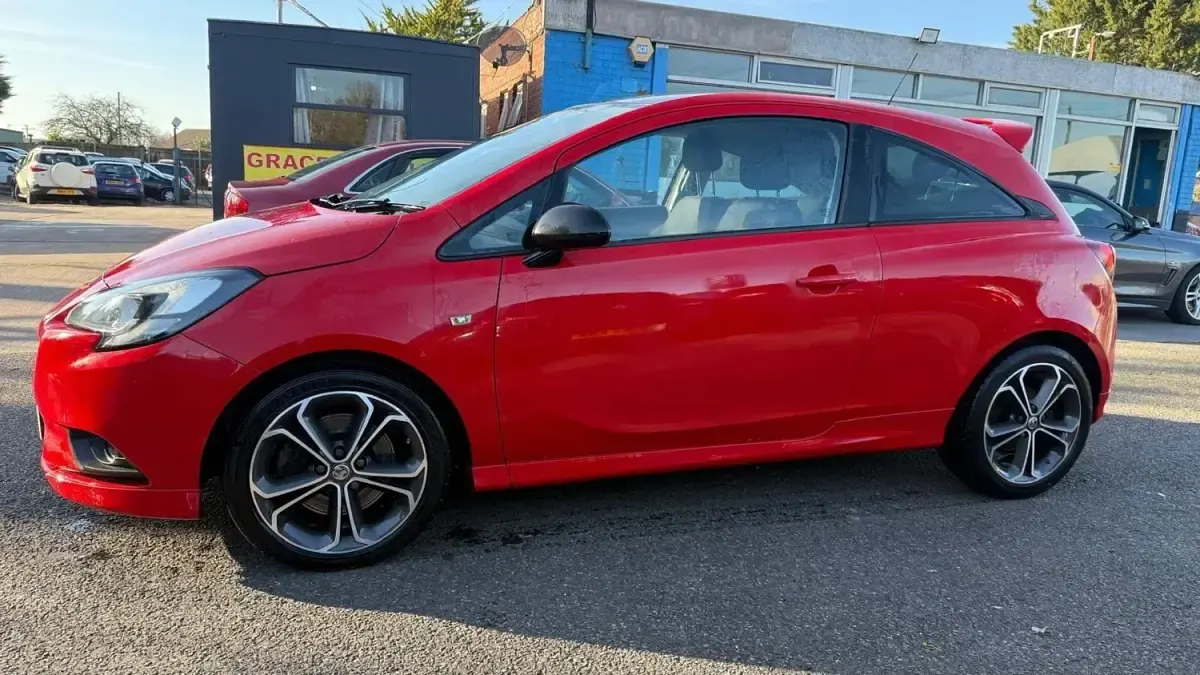 Używany Vauxhall Corsa Edition 150 KM (110 kW) 2018 Czerwony Hatchback