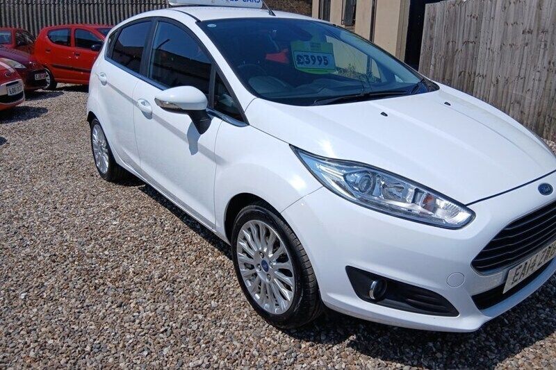 White Used 2014 Ford Fiesta Titanium Hatchback | £3,995 (Fair price) - Image 1/1