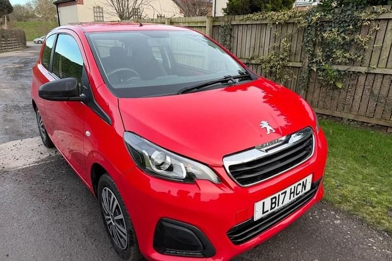 Used Peugeot 108 Access 68 HP (50 kW) 2017 Red Hatchback