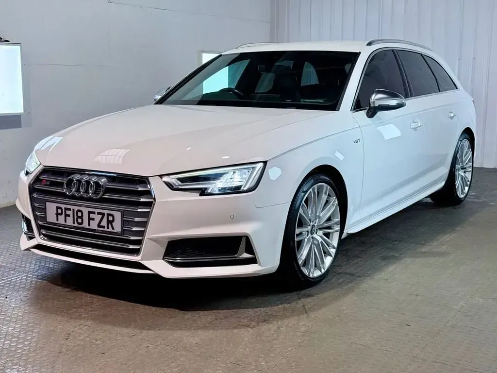 Usado Audi S4 Design 354 CV (260 kW) 2018 Blanco Familiar