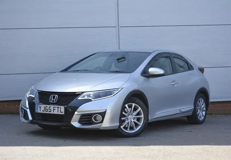 Used Honda Civic SE Plus 120 HP (88 kW) 2016 Silver Hatchback