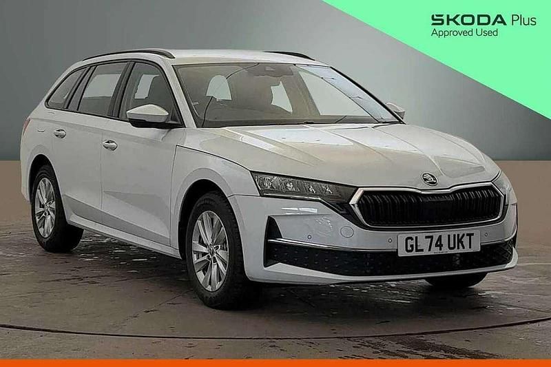 Moon white metallic Used 2024 Skoda Octavia SE Technology Estate | £21,650 (Fair price) - Image 1/4