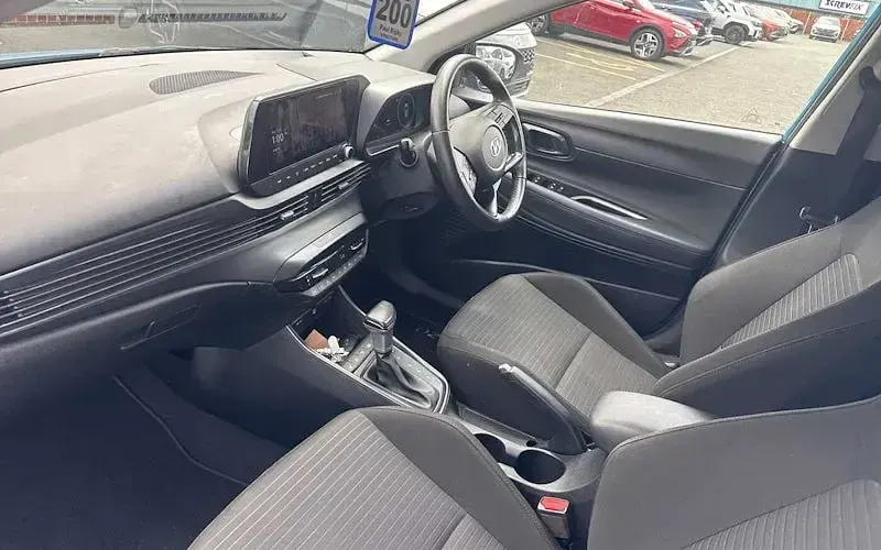 Used Hyundai i20 Premium 101 HP (74 kW) 2022 Green Hatchback