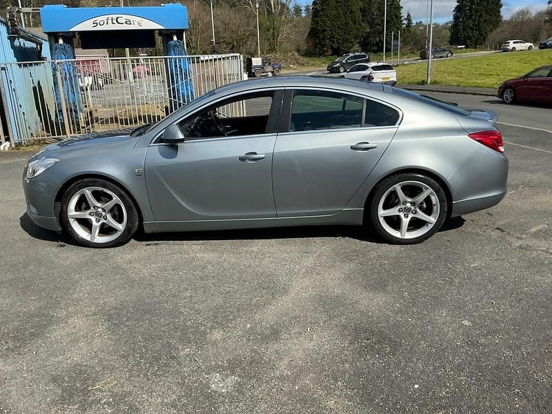 Used Vauxhall Insignia SRi 140 HP (102 kW) 2011 Silver Hatchback