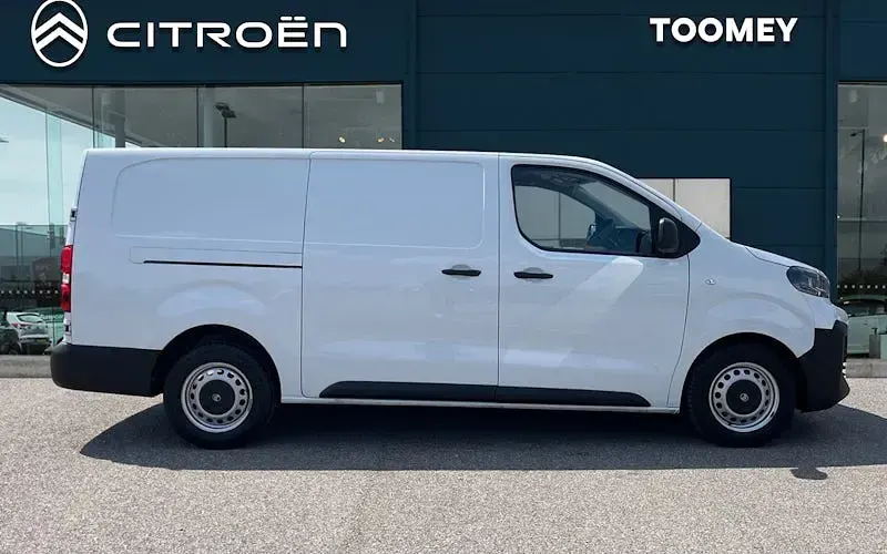 Used Citroën Dispatch 120 HP (88 kW) 2025 White MPV