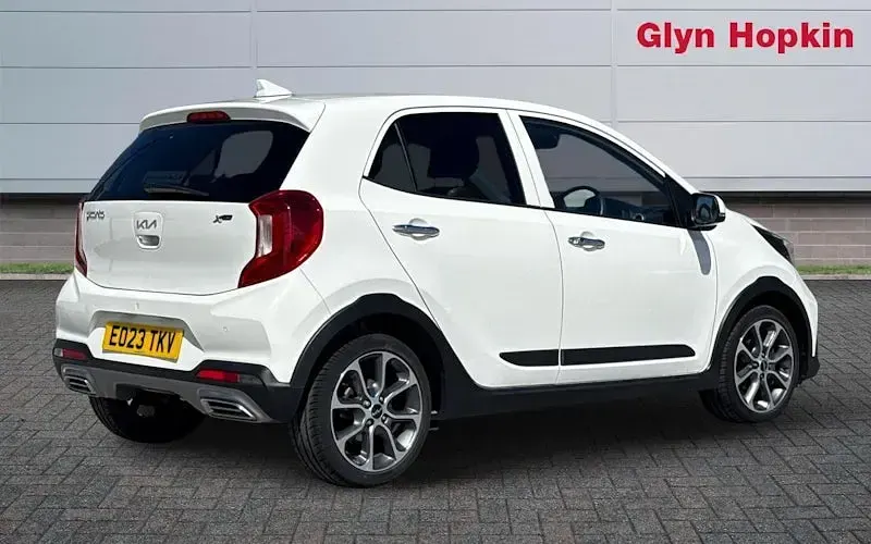 Used Kia Picanto X-Line 67 HP (49 kW) 2023 White Hatchback