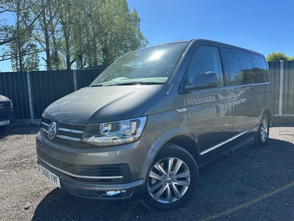 Used VW Caravelle Executive 204 HP (150 kW) 2016 Grey Van