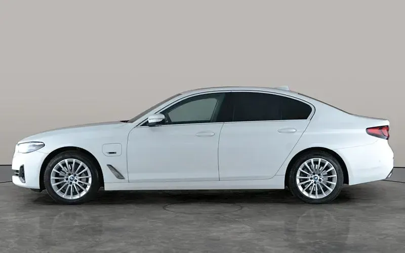 Used BMW 530e 292 HP (214 kW) 2022 White Sedan