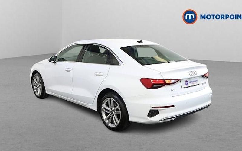 Usado Audi A3 Sport 150 HP (110 kW) 2023 Branco Sedan