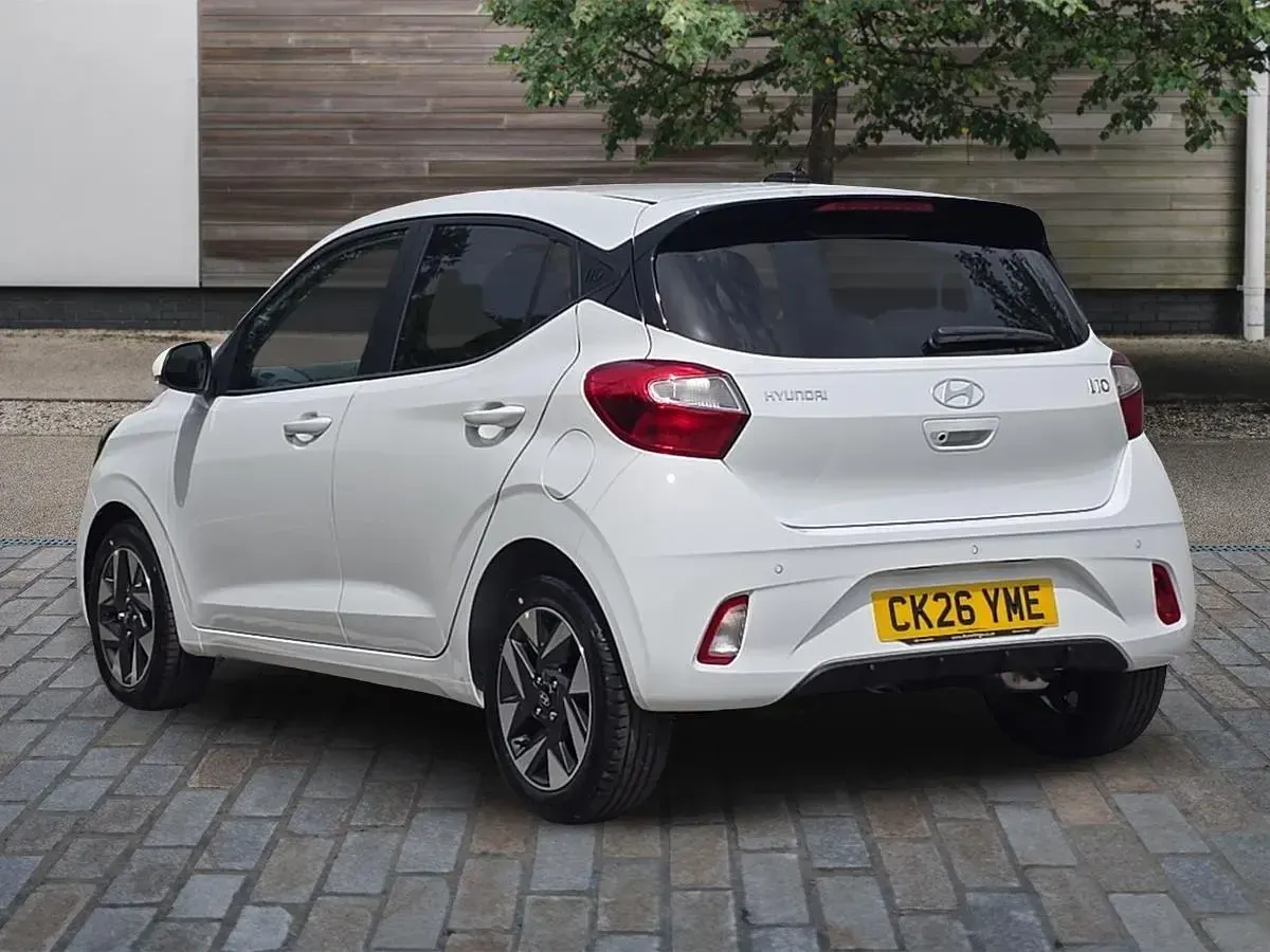New Hyundai i10 Advanced 63 HP (46 kW) 2026 Red Hatchback