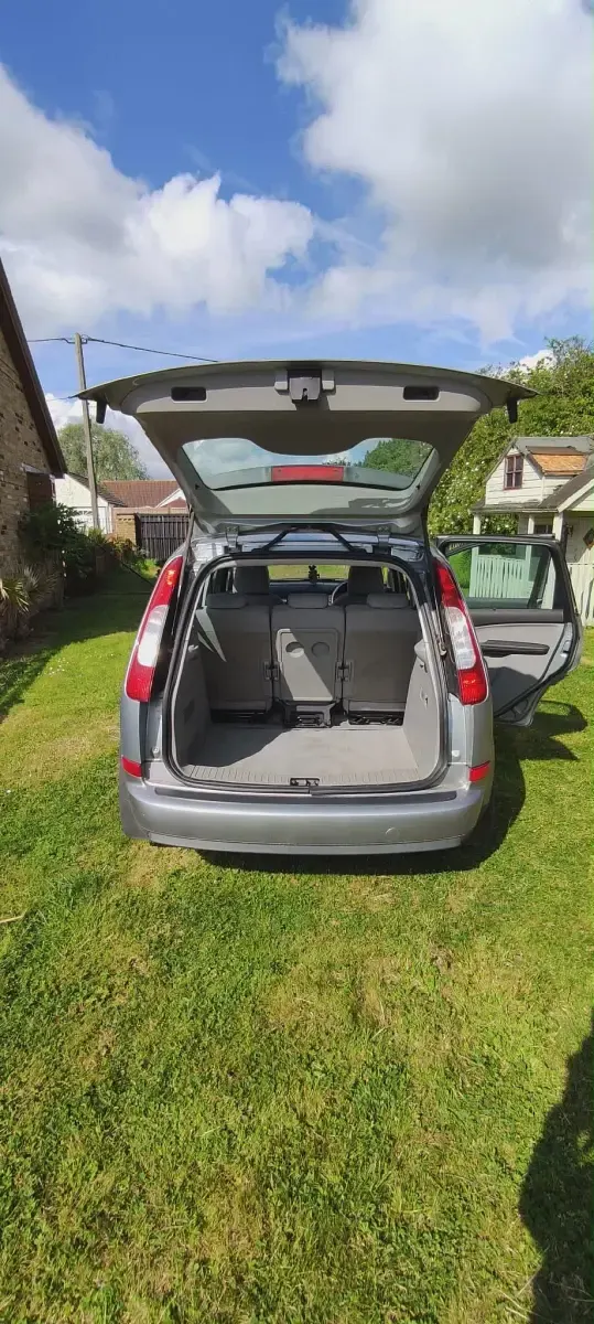 Używany Ford C-MAX Zetec 2004 Srebrny Minivan