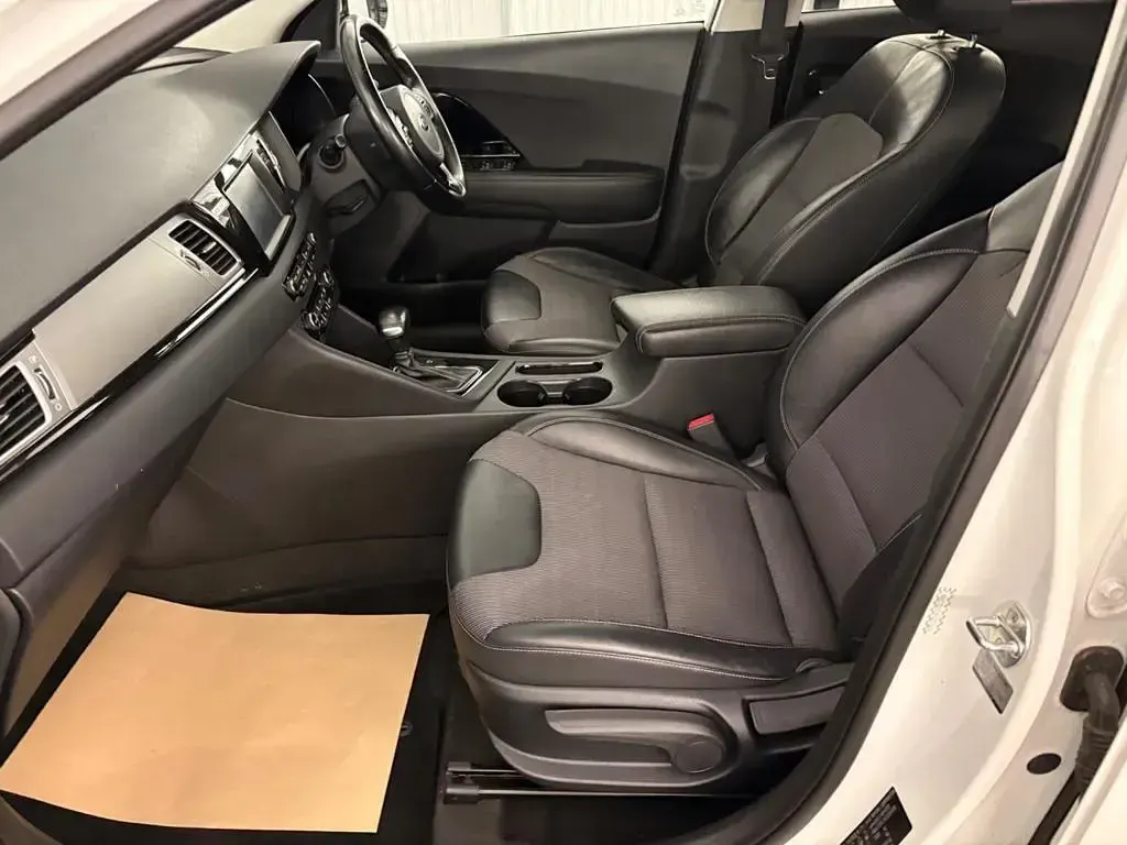 Used Kia Niro 2019 White SUV