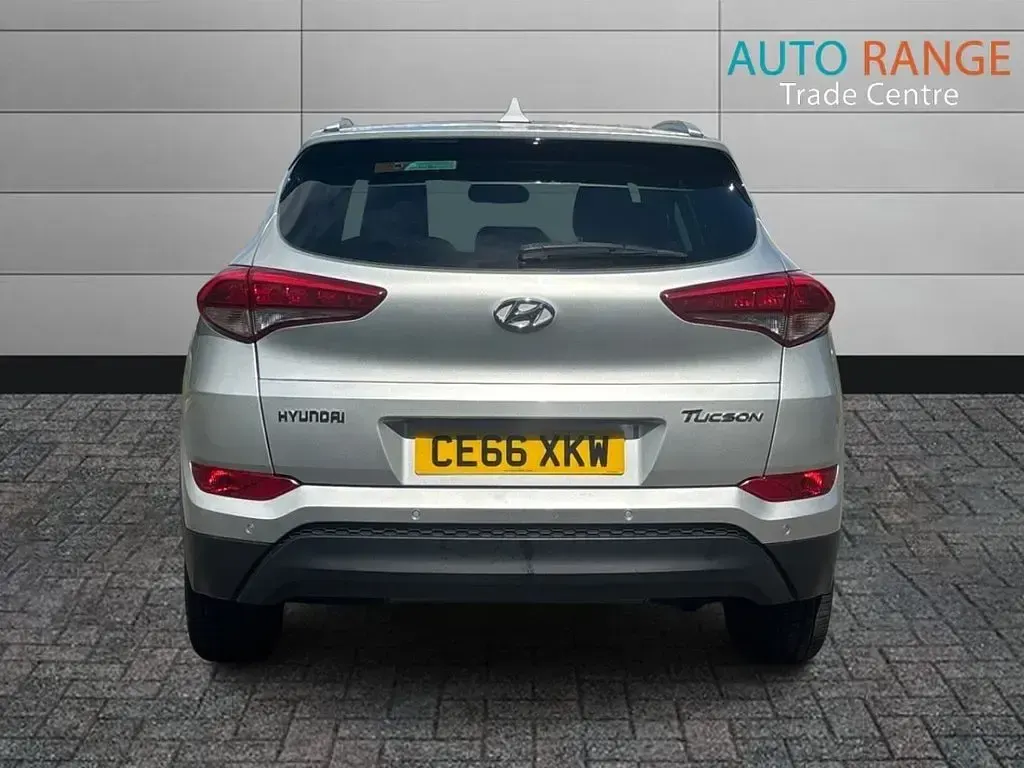 Used Land Rover Discovery Sport HSE 180 HP (132 kW) 2017 White SUV