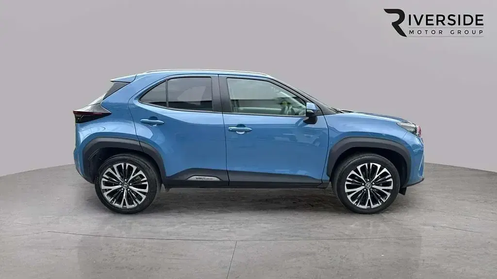 Used Toyota Yaris Cross 113 HP (83 kW) 2021 Blue SUV