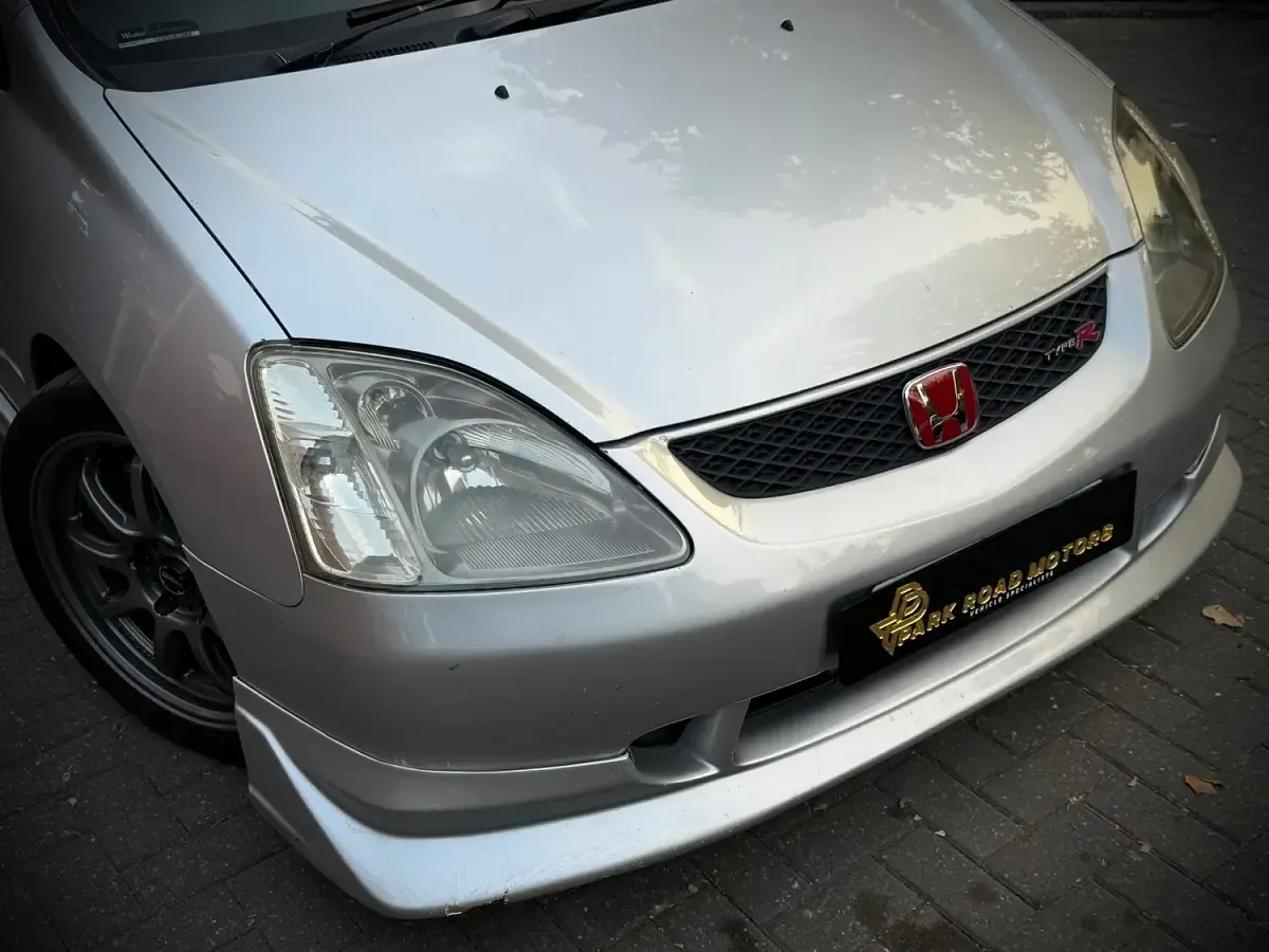 Used Honda Civic Type R 300 HP (220 kW) 2002 Silver Hatchback