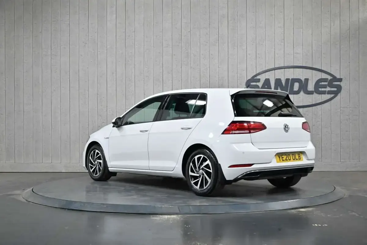 Used VW Golf VII Edition 130 HP (95 kW) 2020 White Hatchback
