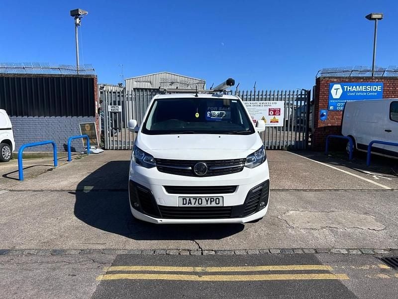 Used Vauxhall Vivaro Sportive 120 HP (88 kW) 2020 White MPV