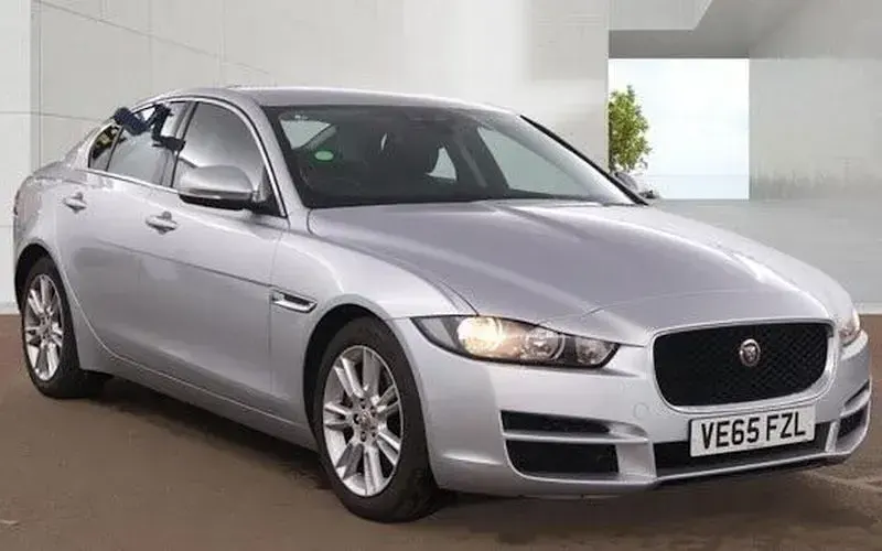 Used Jaguar XE Prestige 179 HP (131 kW) 2019 Sedan
