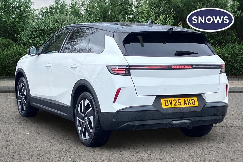 Used Vauxhall Grandland X Ultimate 136 HP (100 kW) 2025 Arctic white SUV