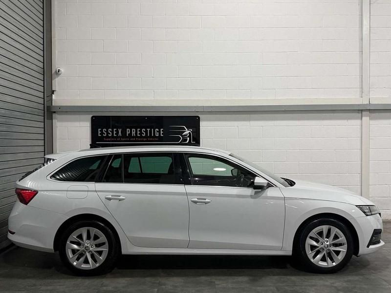 Used Skoda Octavia SE L 2022 White Estate