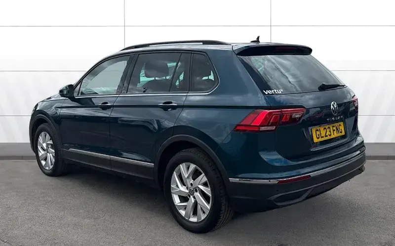 Used VW Tiguan Life 150 HP (110 kW) 2023 Blue SUV