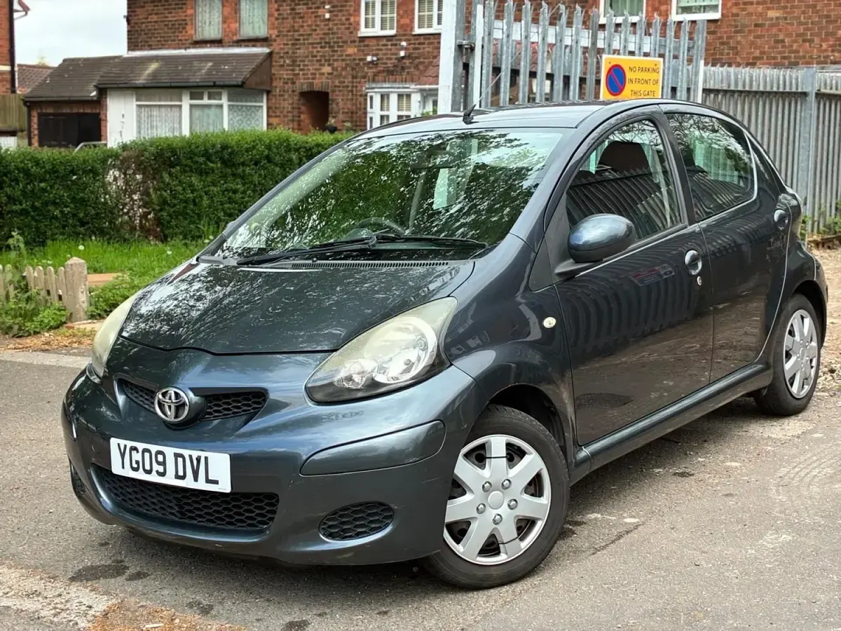 Usado Toyota Aygo 2009 Cinzento Citadino