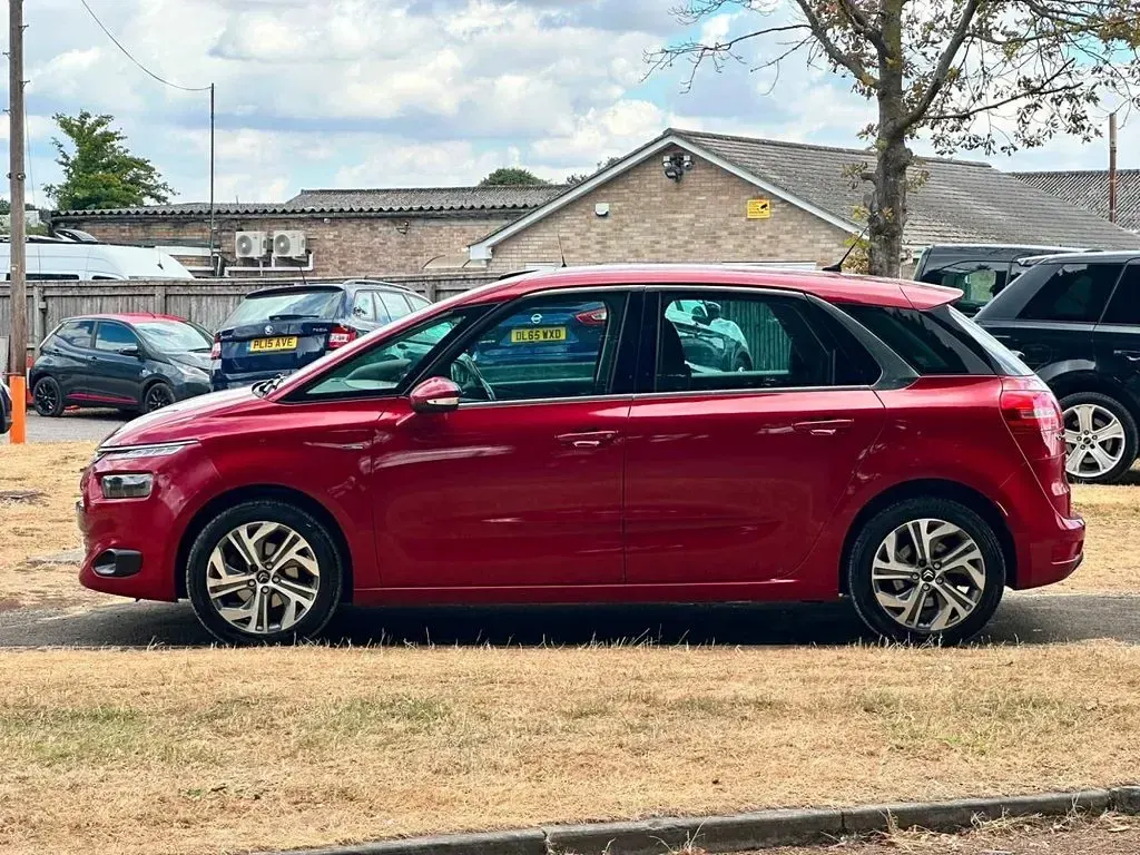 Used Citroën C4 Picasso Exclusive 2016 Red MPV
