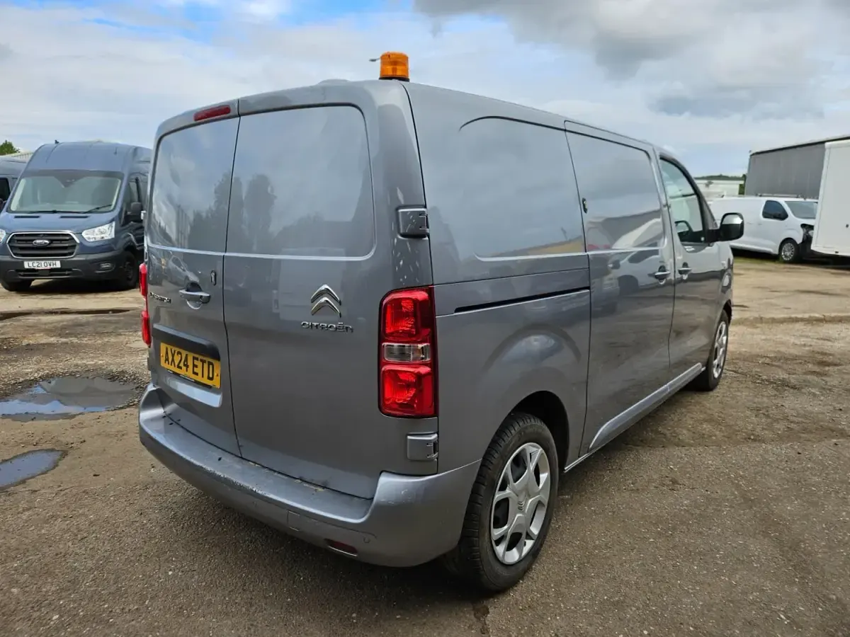 Używany Citroën Dispatch 2024 Szary Minivan