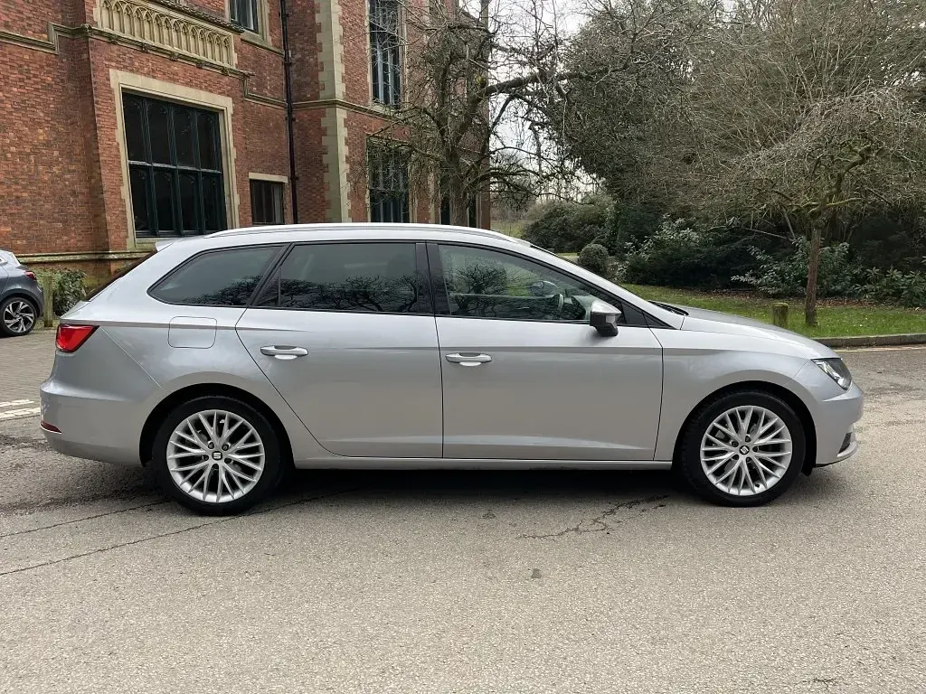 Begagnad Seat Leon SE Dynamic 2020 Silver Kombi