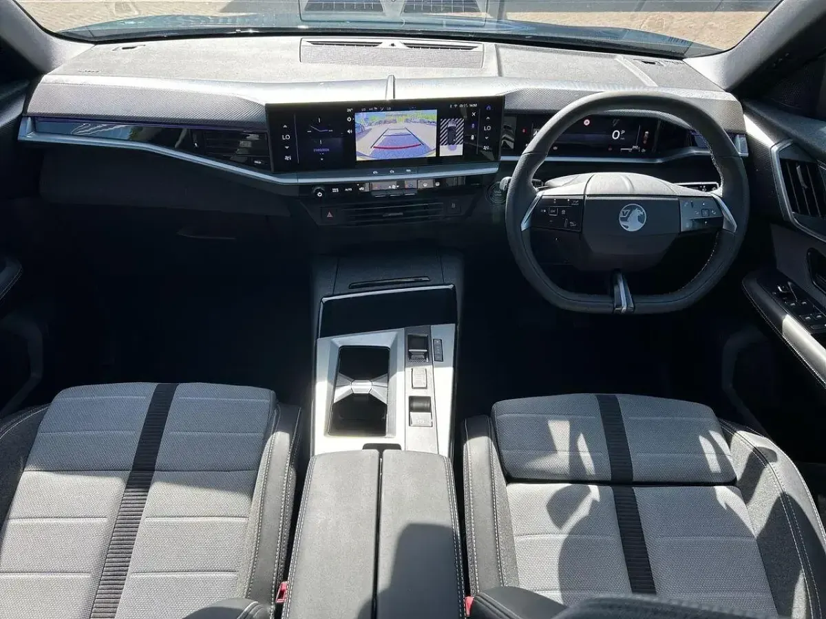 Used Vauxhall Grandland X GSe 134 HP (98 kW) 2025 Blue SUV