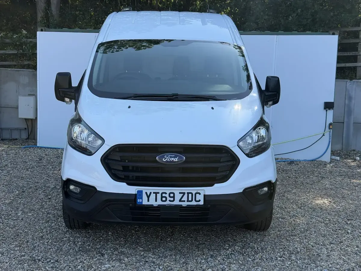 Used Ford Transit Custom S 105 HP (77 kW) 2020 White Van