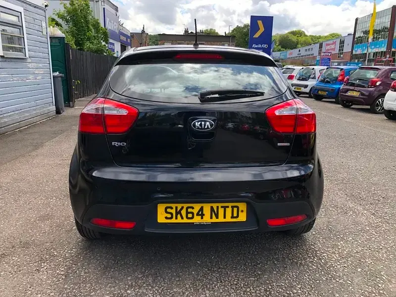 Used Kia Rio 85 HP (62 kW) 2014 Black Hatchback