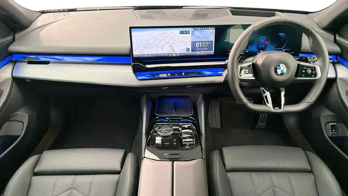 Used BMW 520 M Sport 205 HP (150 kW) 2026 Blue Estate