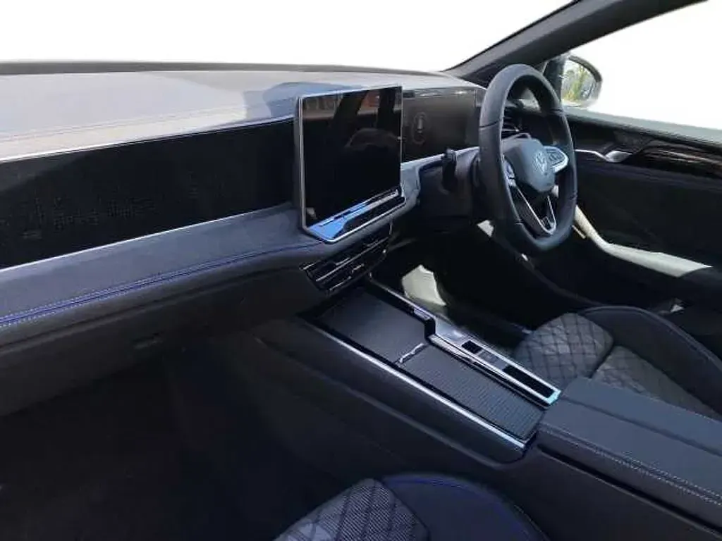 Nuevo VW Passat R-line 204 CV (150 kW) 2026 Negro Familiar