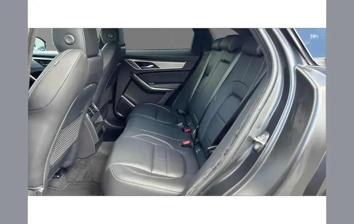 Used Jaguar F-Pace R-Dynamic 204 HP (150 kW) 2023 Red SUV