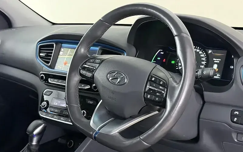 Used Hyundai Ioniq Premium 141 HP (103 kW) 2018 White Hatchback