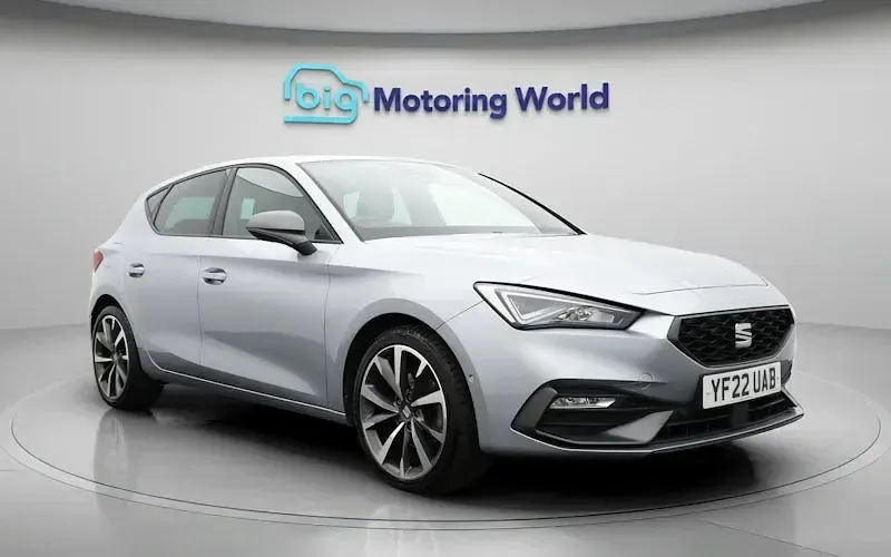 Used Seat Leon FR Sport 131 HP (96 kW) 2022 Silver Hatchback