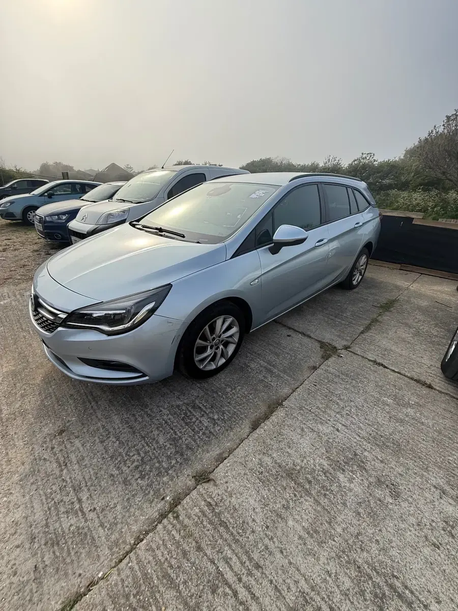 Second-hand Vauxhall Astra 110 CP (80 kW) 2019 Argintiu Break