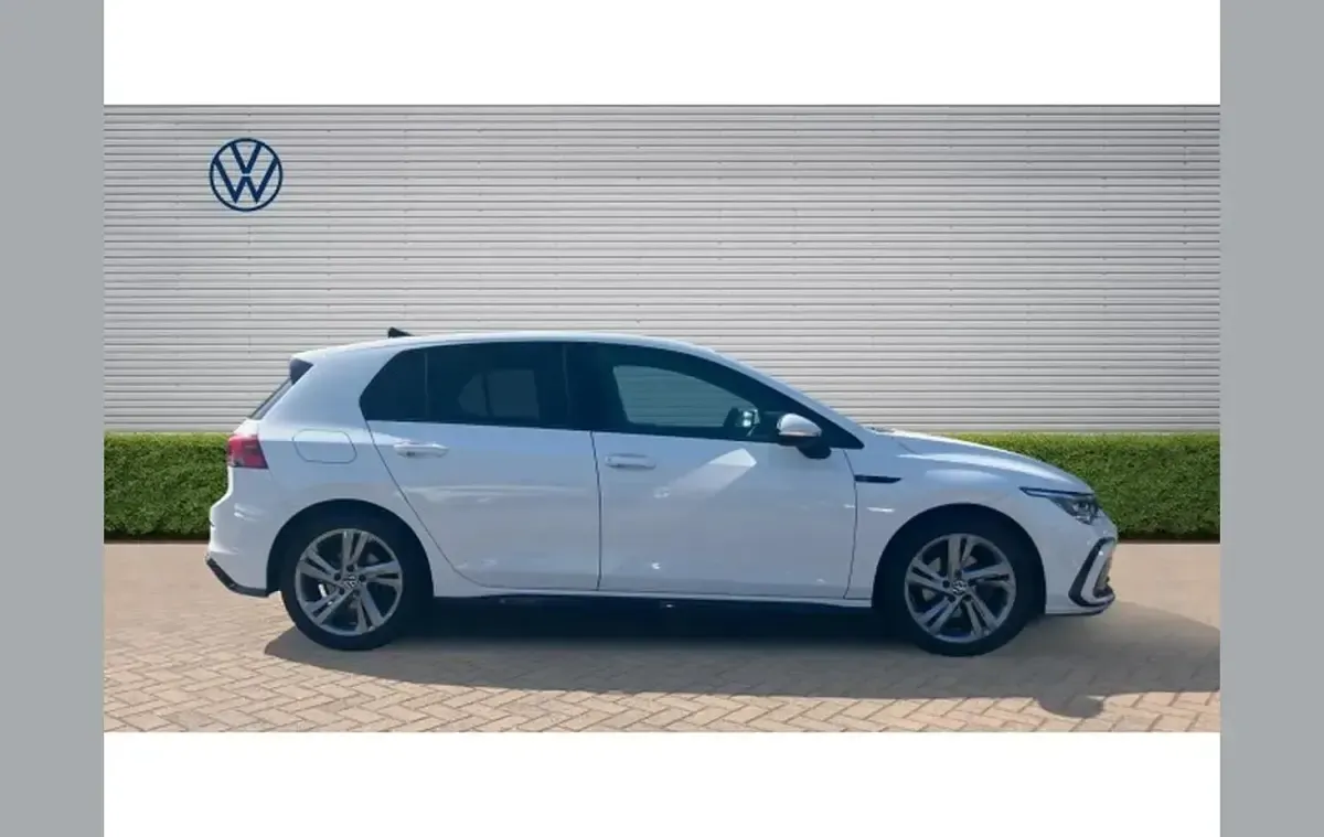 Used VW Golf VIII R-line 150 HP (110 kW) 2021 White Hatchback