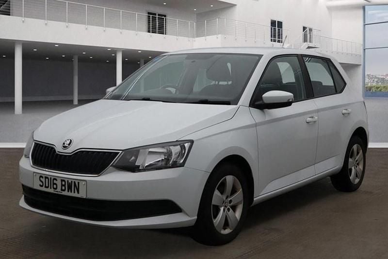 Used Skoda Fabia SE 90 HP (66 kW) 2016 White Hatchback