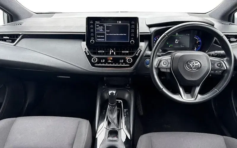Used Toyota Corolla 140 HP (102 kW) 2022 Grey Hatchback
