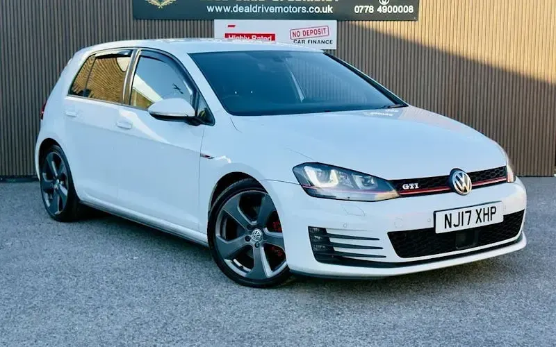 Used VW Golf VII GTI 220 HP (161 kW) 2016 Hatchback