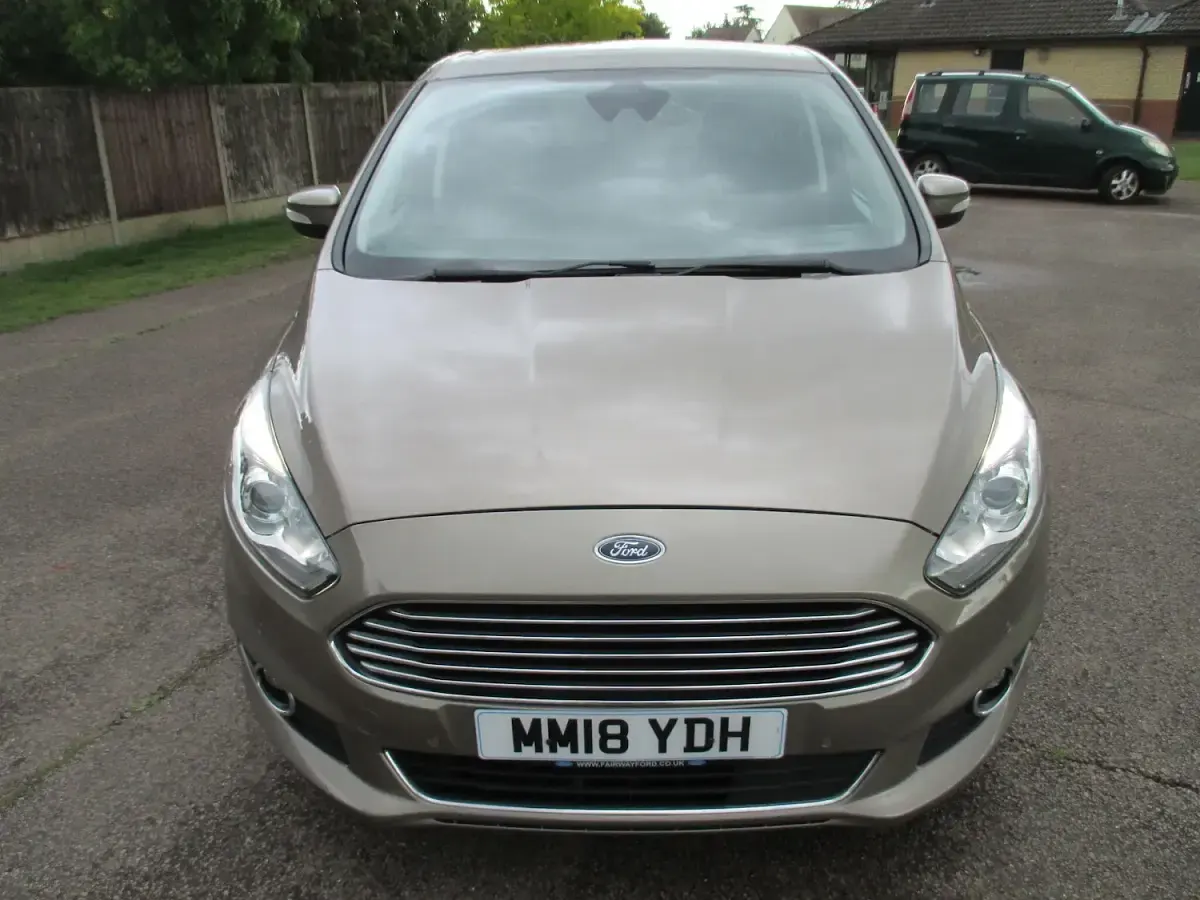 Used Ford S-MAX Titanium 160 HP (117 kW) 2018 Silver MPV