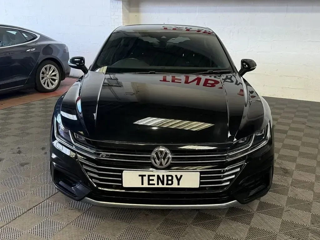 Używany VW Arteon R-line 190 KM (139 kW) 2019 Czarny Hatchback