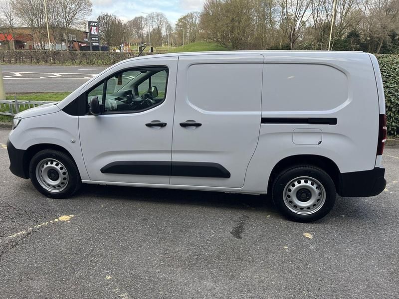 New Peugeot Partner S 102 HP (75 kW) 2026 Ice white MPV