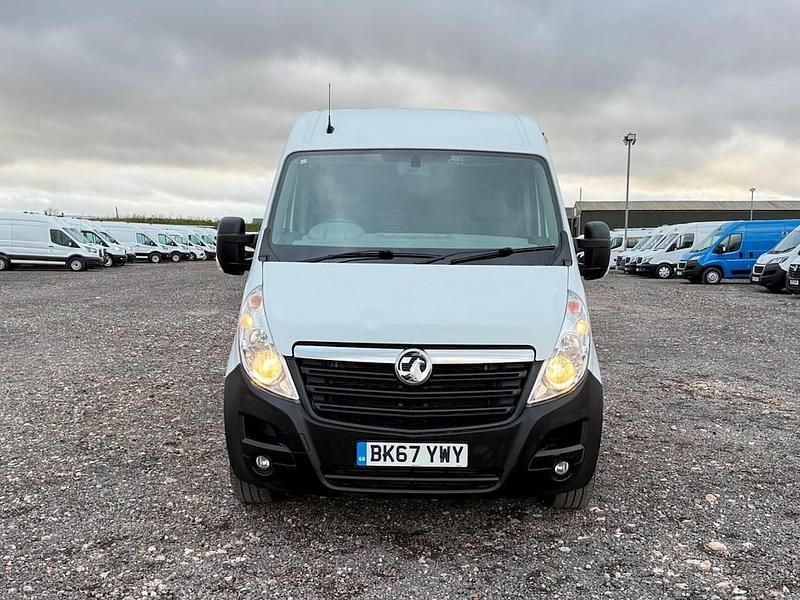 Second-hand Vauxhall Movano 130 CP (95 kW) 2018 Alb Monovolum