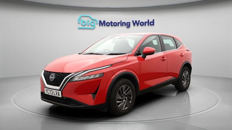 Used Nissan Qashqai Acenta Premium 140 HP (102 kW) 2023 Red SUV