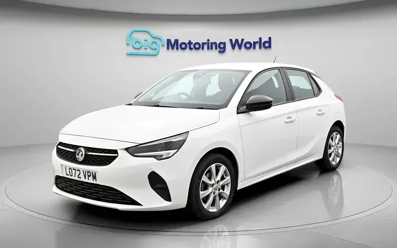 Second-hand Vauxhall Corsa Design Edition 75 CP (55 kW) 2022 Alb Hatchback